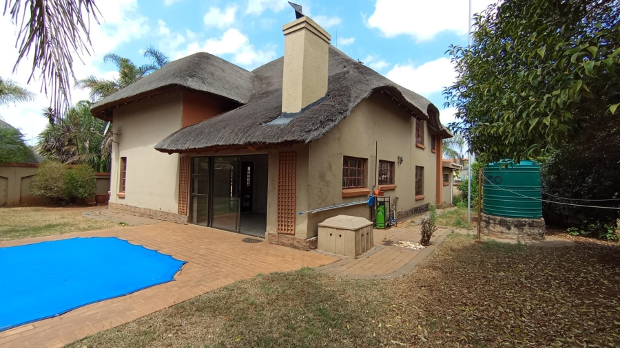 5 Bedroom Property for Sale in Melodie North West